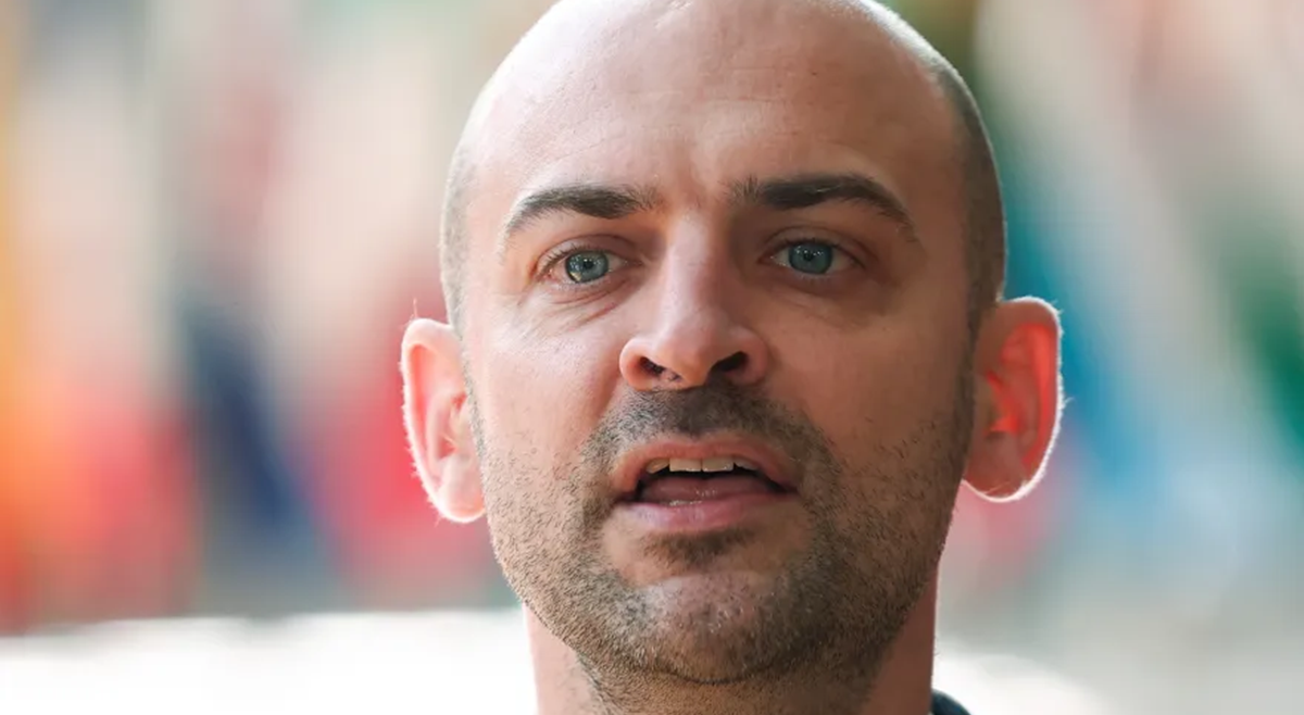 فرنسا ترسل 40 طنا من المساعدات الإنسانية إلى غزة