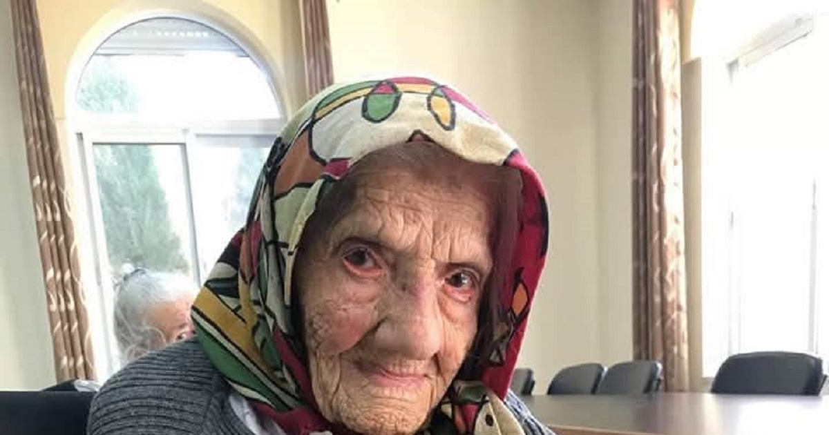 زكية الشيوعية ..!