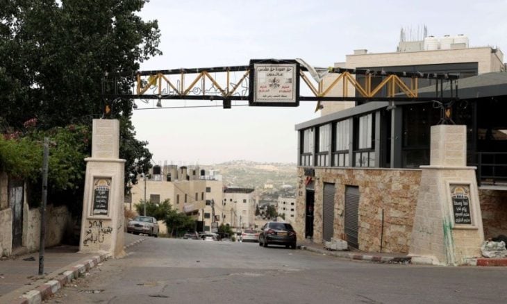 الاحتلال يقتحم محيط مدرستين في مخيم الجلزون