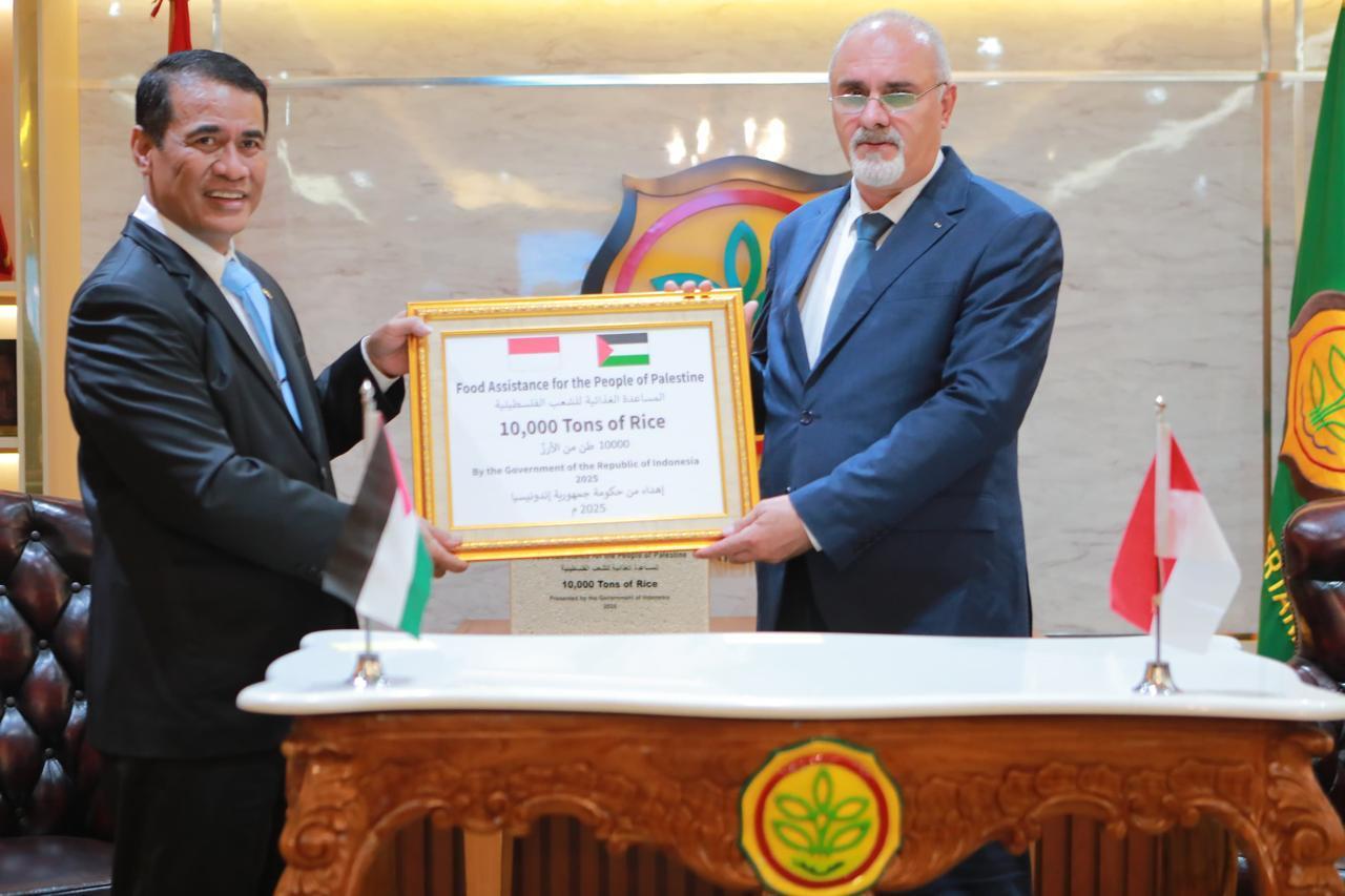 اندونيسيا  : 10 آلاف طن من الأرز كمنحة عاجلة لغزة  و 100 ألف دونم  لصالح فلسطين
