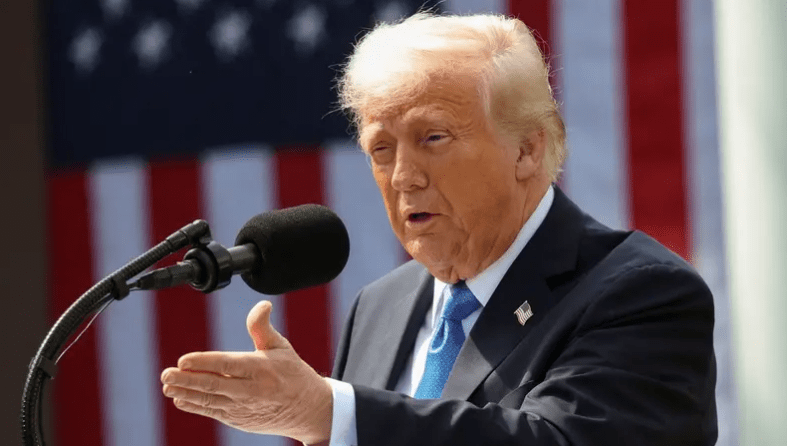 ترمب: بوتين فقد عقله ويقتل الكثيرين بأوكرانيا دون داع