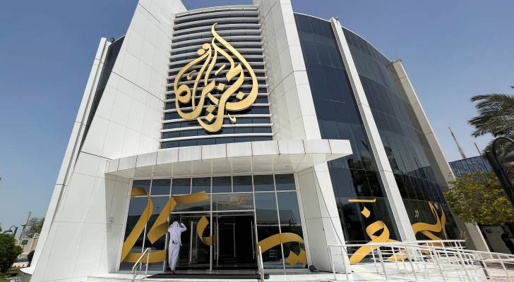 عودة قناة الجزيرة وطواقهما  للعمل في الضفة الغربية 