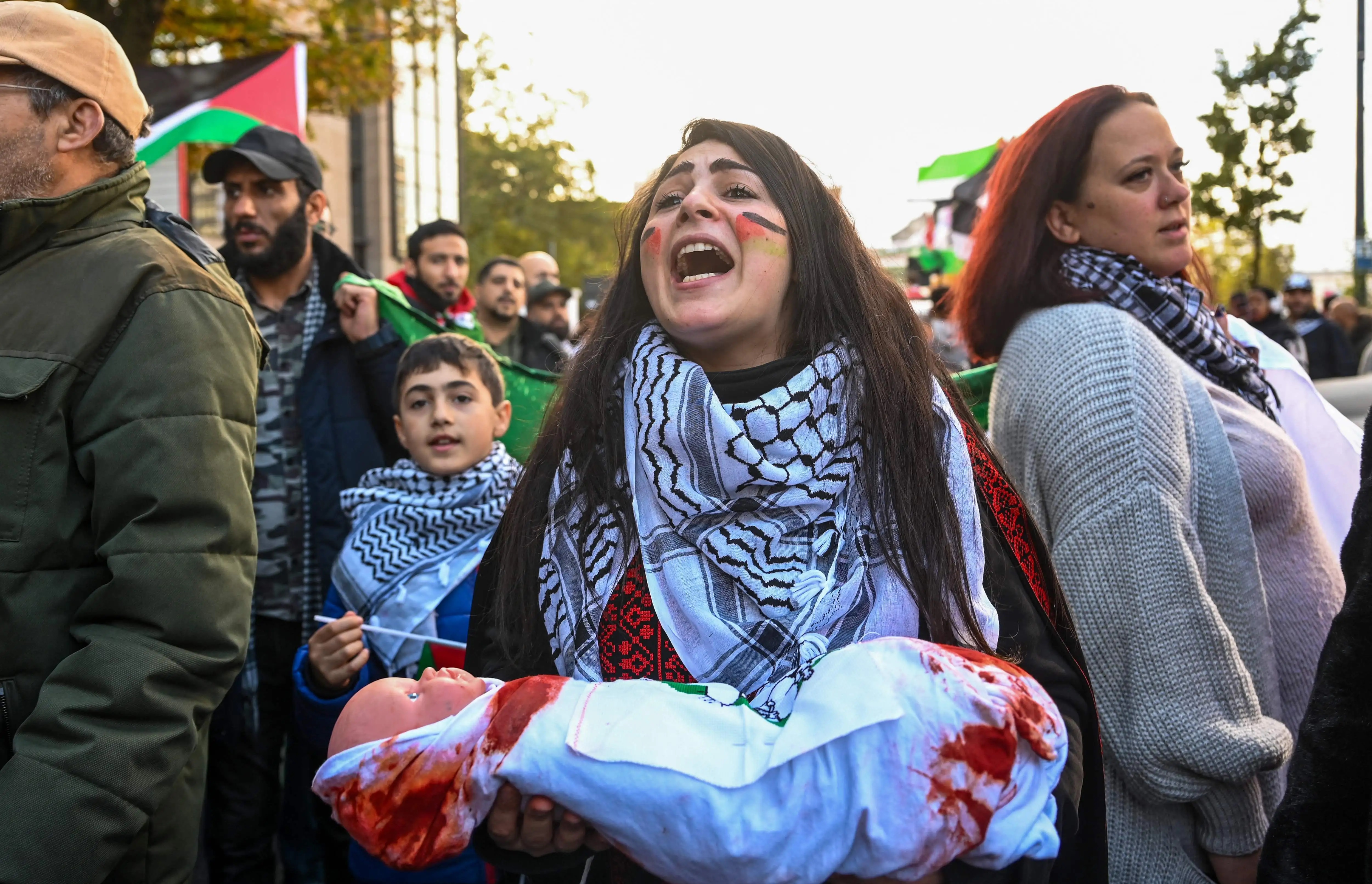 كاتب فرنسي: كنت أشكك في الإبادة الجماعية بغزة أما الآن فلا