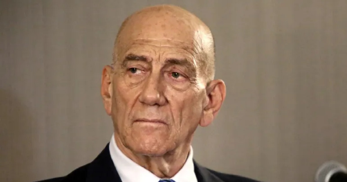 أولمرت: ما تقوم به إسرائيل في غزة يقترب من جريمة  "حرب" 