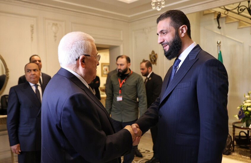 الرئيس عباس إلى دمشق الجمعة المقبل للقاء  الشرع