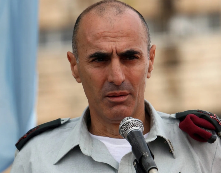 القائد الأسبق  لفرقة غزة: الضغط العسكري في غزة يحقق نتائج جزئية 
