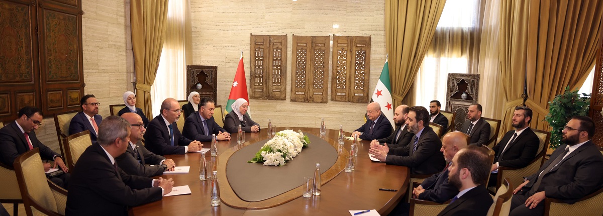 وفد وزاري أردني برئاسة الصفدي يصل دمشق