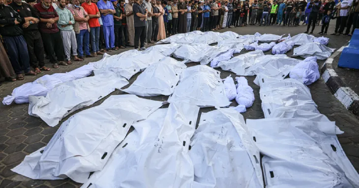 محدث :  93 شهيدا ومئات المصابين في مجزرة بحق المجوعين بخان يونس