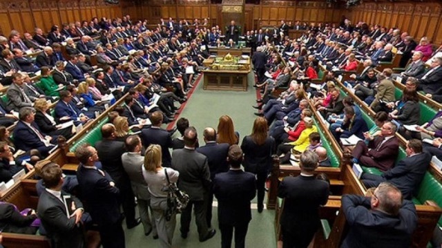 نواب بريطانيون يطالبون حكومتهم بالاعتراف بدولة فلسطين فورا