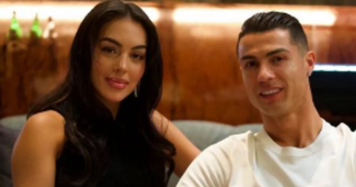 رونالدو يطلب يد جورجينا للزواج