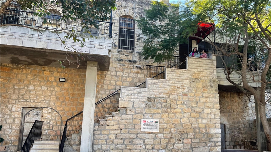 الوكالة التركية للتعاون والتنسيق ترمم مبنى تاريخيا  في رام الله