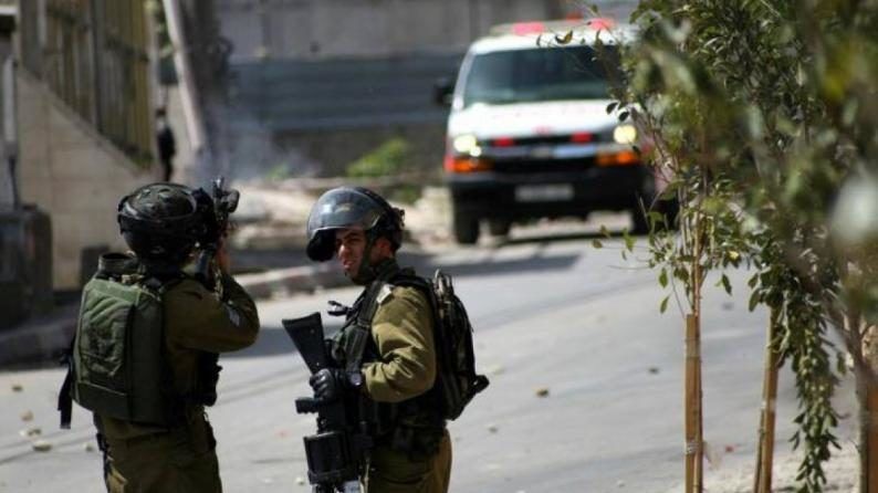 إصابة مواطن برصاص الاحتلال خلال اجتياز الجدار  في الرام