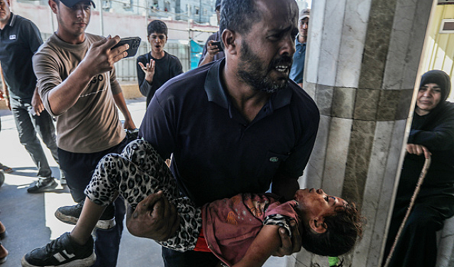 محدث: 6 شهداء من عائلة واحدة  في قصف الاحتلال مدينة غزة