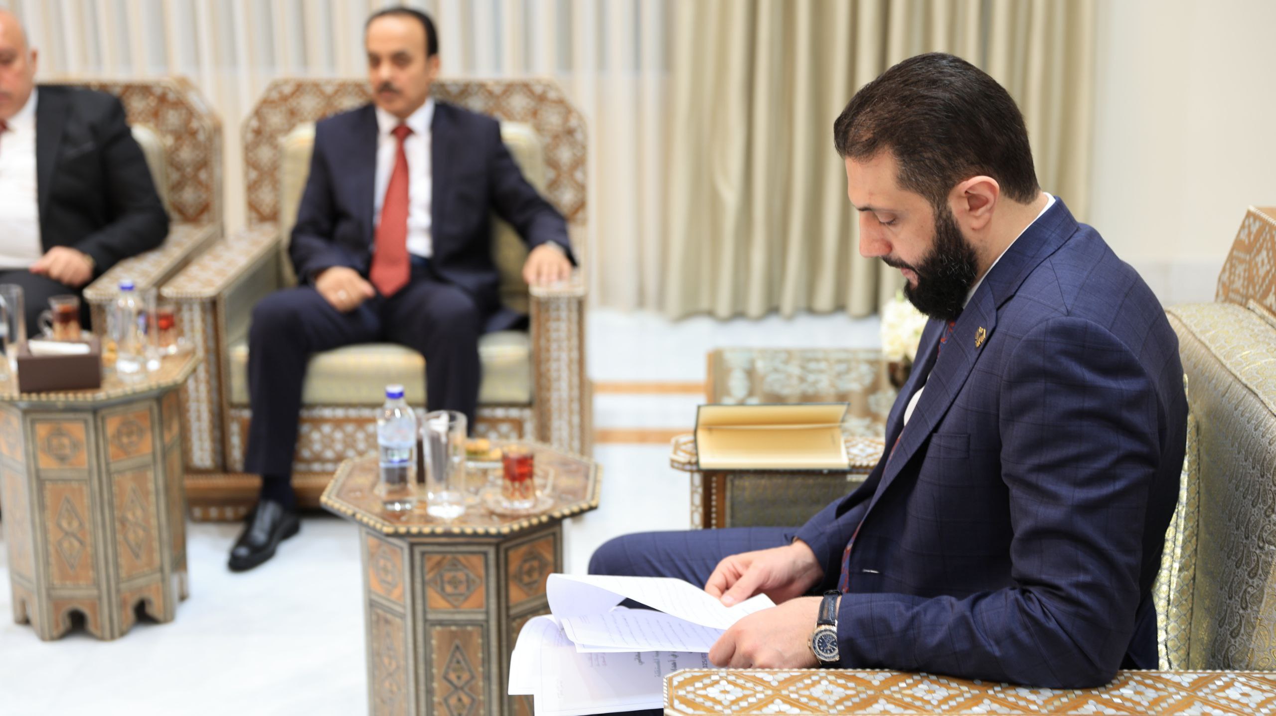 الشرع يتسلم التقرير النهائي للجنة تحقيق أحداث الساحل