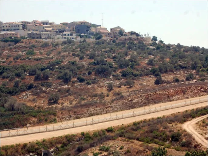  الاحتلال يجرف أراضي  من قرية فرخة لصالح التوسع الاستيطاني