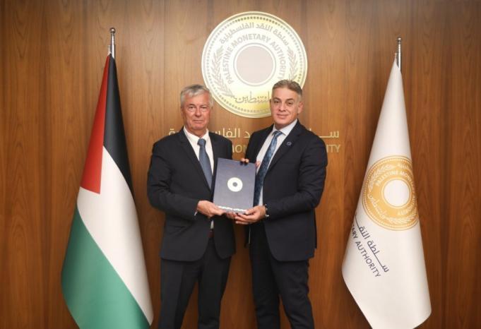 سلطة النقد ومؤسسة المواصفات والمقاييس توقعان اتفاقية انضمام إلى منصة E-SADAD