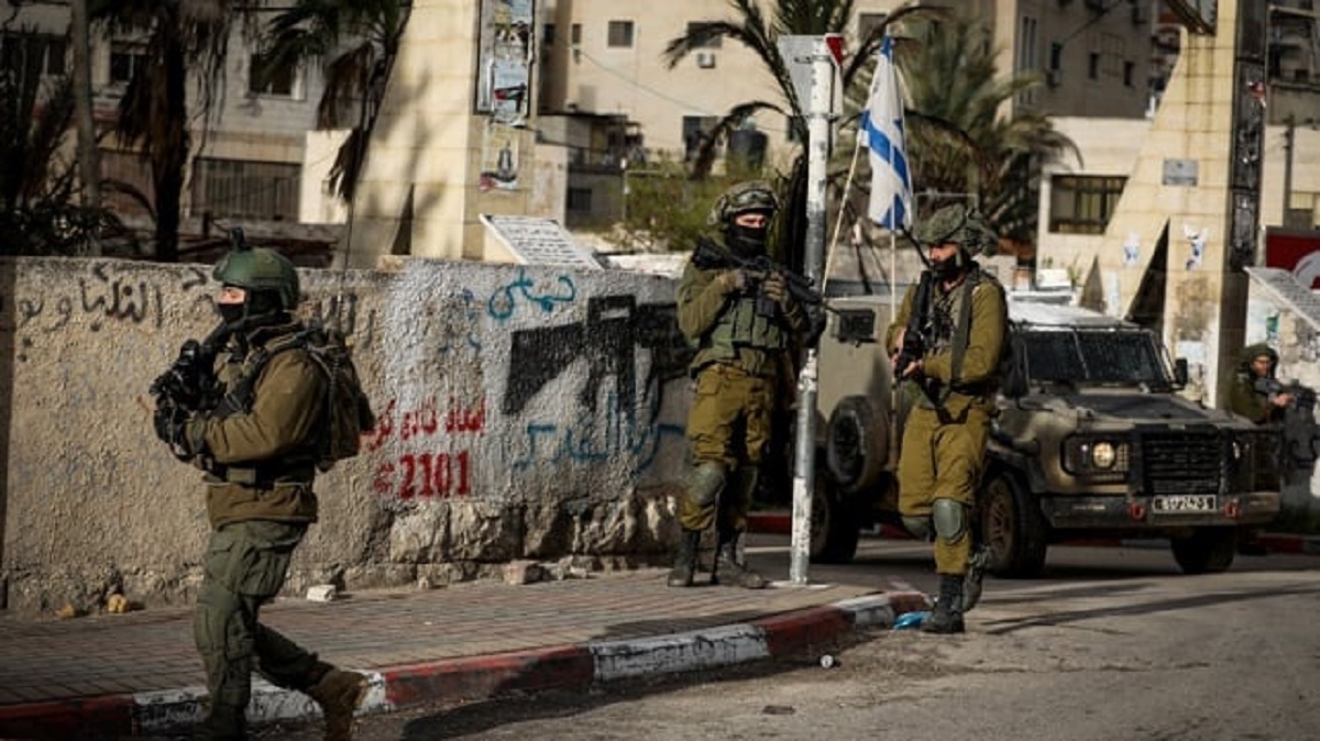 إصابتان برصاص الاحتلال في مخيم الأمعري