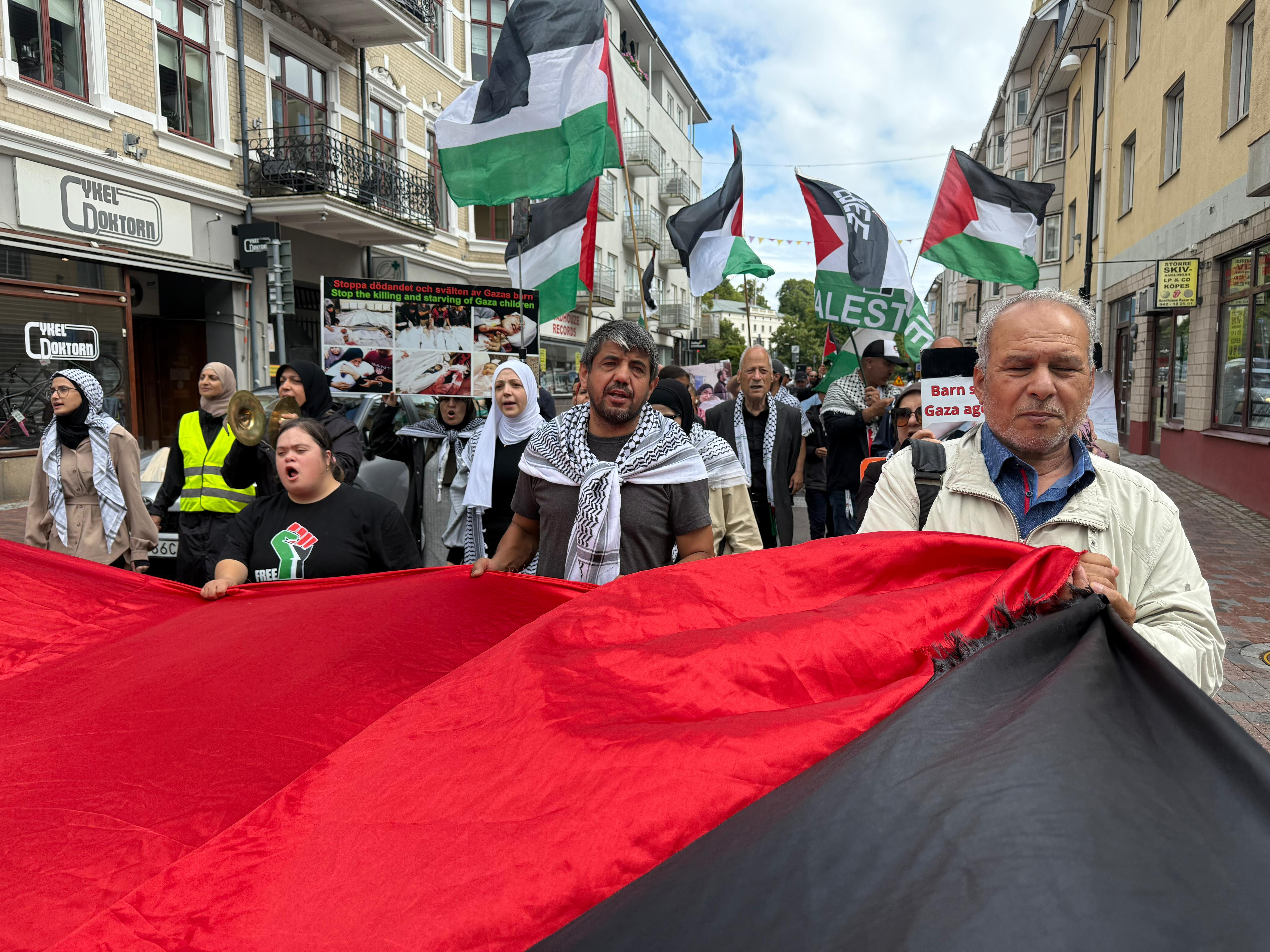 هيلسنجبوري تحيي اليوم العالمي للتضامن مع غزة والأسرى 