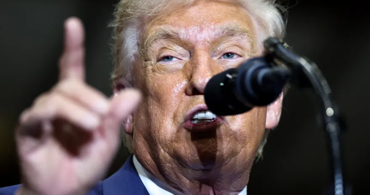 ترامب: أدرس توجيه ضربة محدودة لإيران .. وطهران تعد مقترحا مضادا 