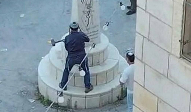 المتطرف سوكوت يقتحم مادما ويحطم نصبا تذكاريا للشهداء بالتنسيق مع الجيش