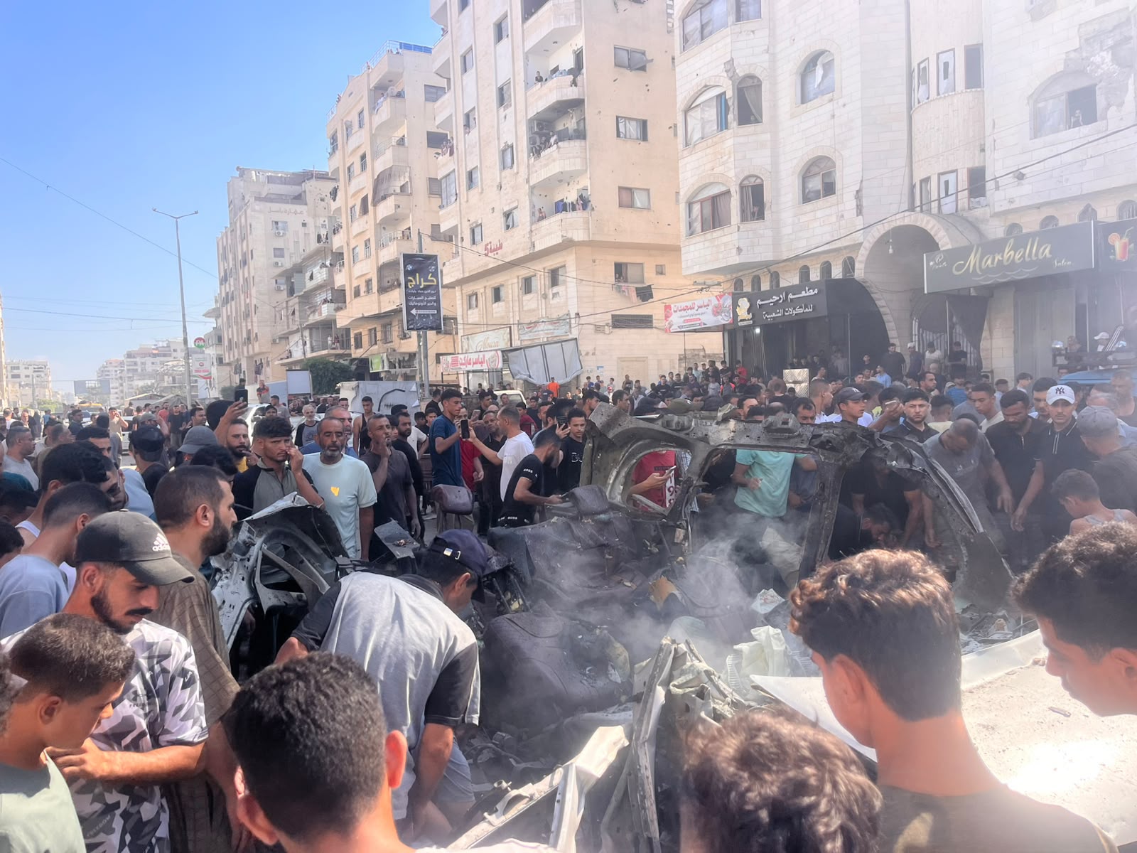 5 إصابات بينها حالة خطيرة لطفلة في قصف الاحتلال وسط وشمال القطاع