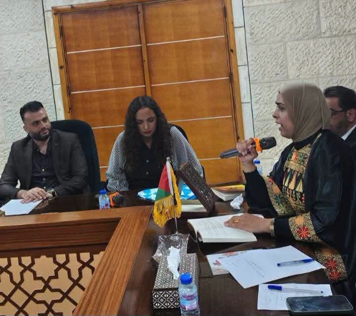 الثقافة في نابلس تنظم حفل إشهار وتوقيع ديواني "خبر مؤجل وجرح الخريف" 