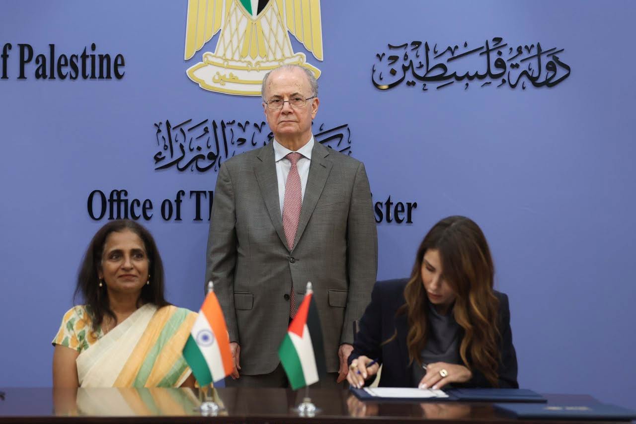 وزارة العمل توقع مذكرة تفاهم مع حكومة الهند لدعم التدريب المهني في مجال التصميم الجرافيكي و الطباعة