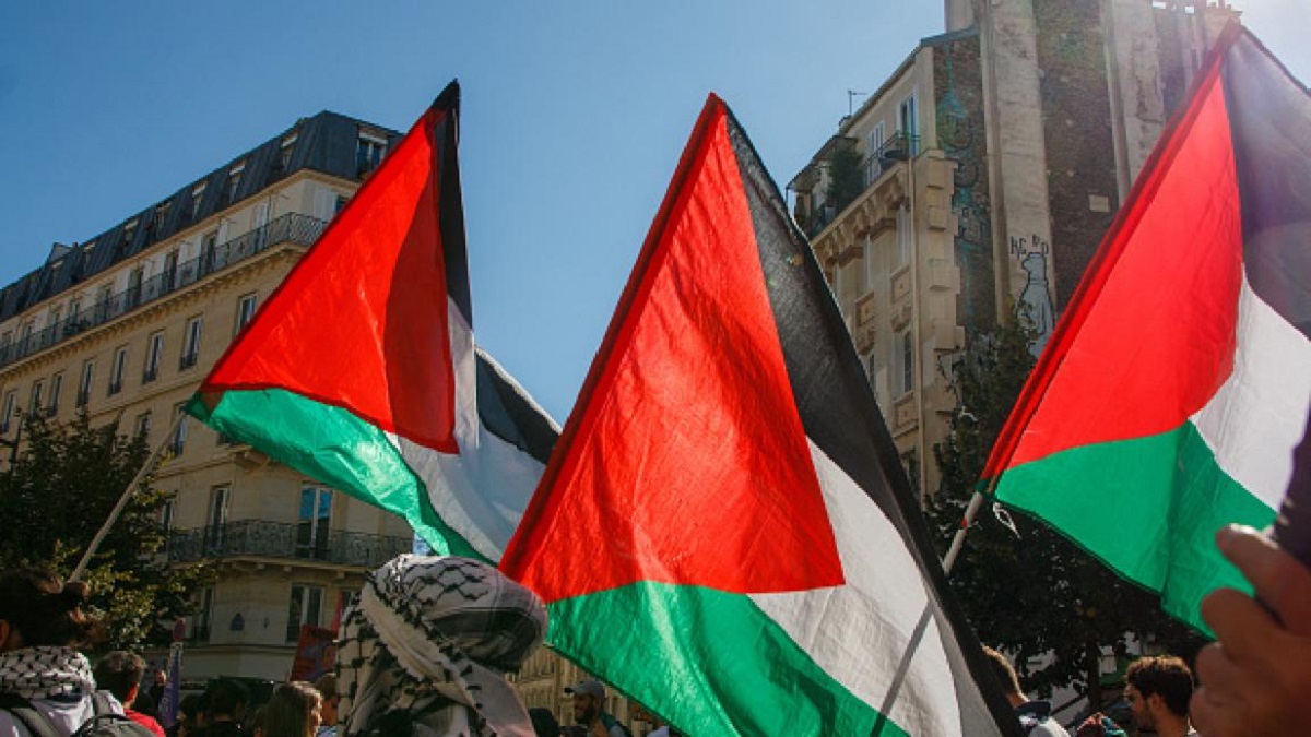 بلديات فرنسية تعتزم رفع علم فلسطين على مبانيها