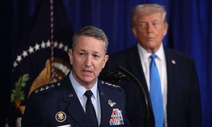 رئيس هيئة الأركان الأمريكية: الجيش قام بدراسة حياة مادورو… طعامه وملابسه وحيواناته الأليفة