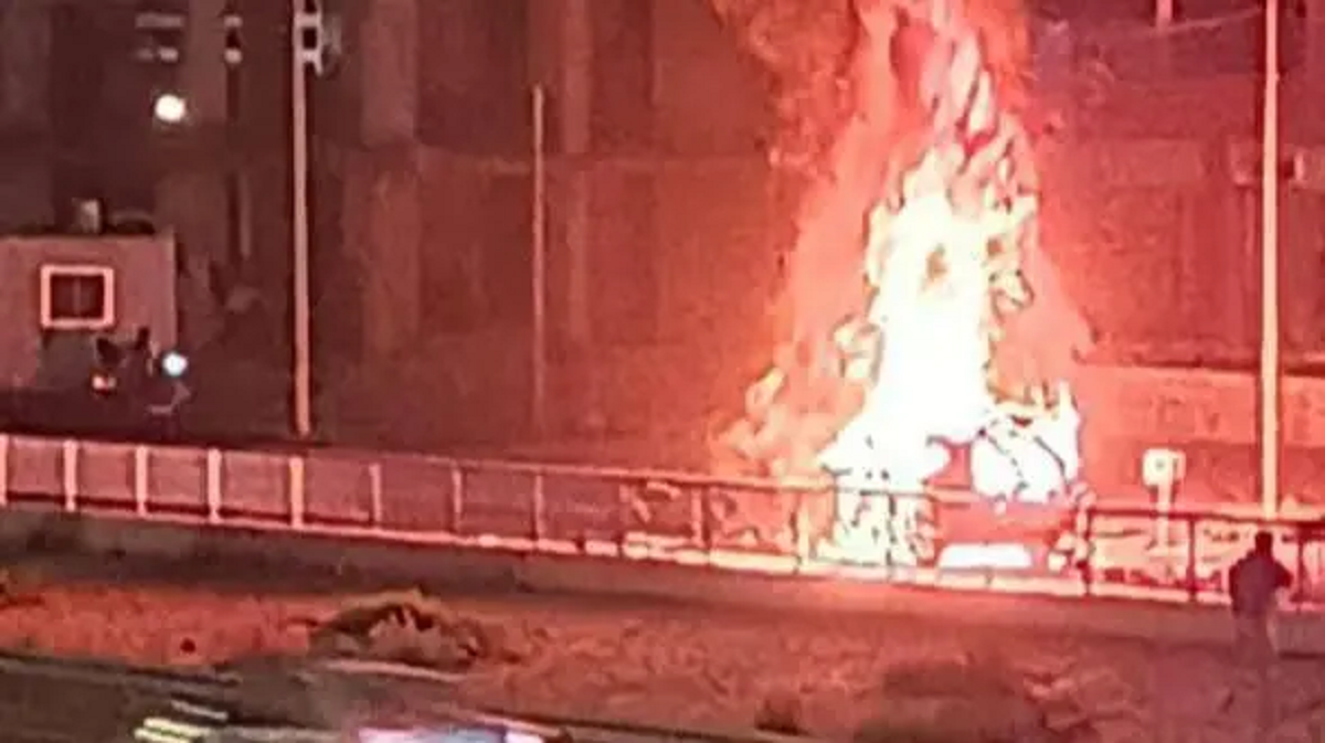 الصحة اللبنانية: 3 شهداء و6 مصابين في غارات إسرائيلية على طريق مطار بيروت