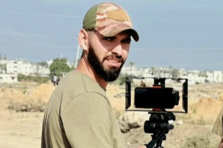 الاحتلال يغتال مصور الجزيرة مباشر أحمد وشاح  بعد شهرين من وداع شقيقه في غزة