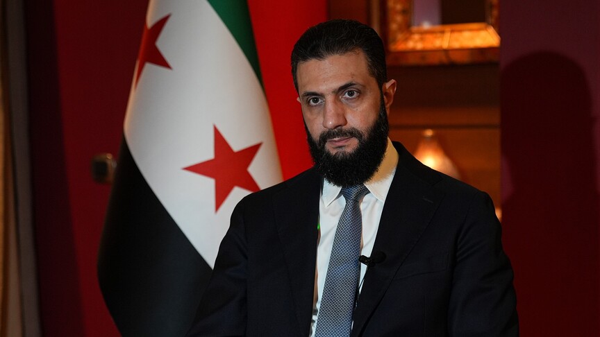 الرئيس الشرع  يصدر مرسوما يمنع إدخال البضائع الإسرائيلية