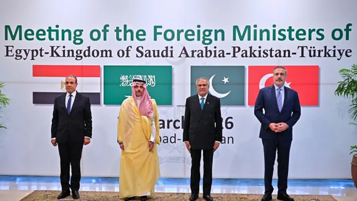 وزير الخارجية الباكستاني: السعودية وتركيا ومصر تناقش سبل إنهاء الحرب مع إيران نهائيا