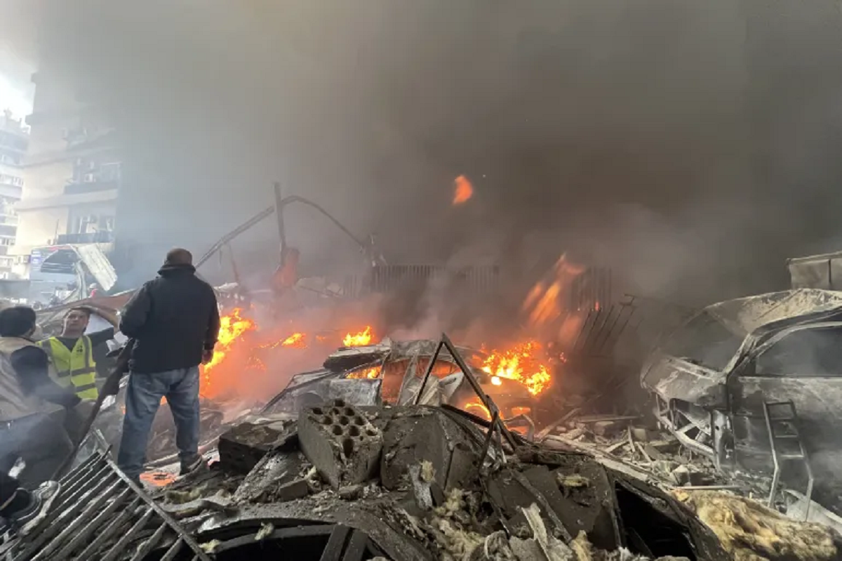 مئات  الشهداء في  100 غارة اسرائيلية  على لبنان خلال 10 دقائق 