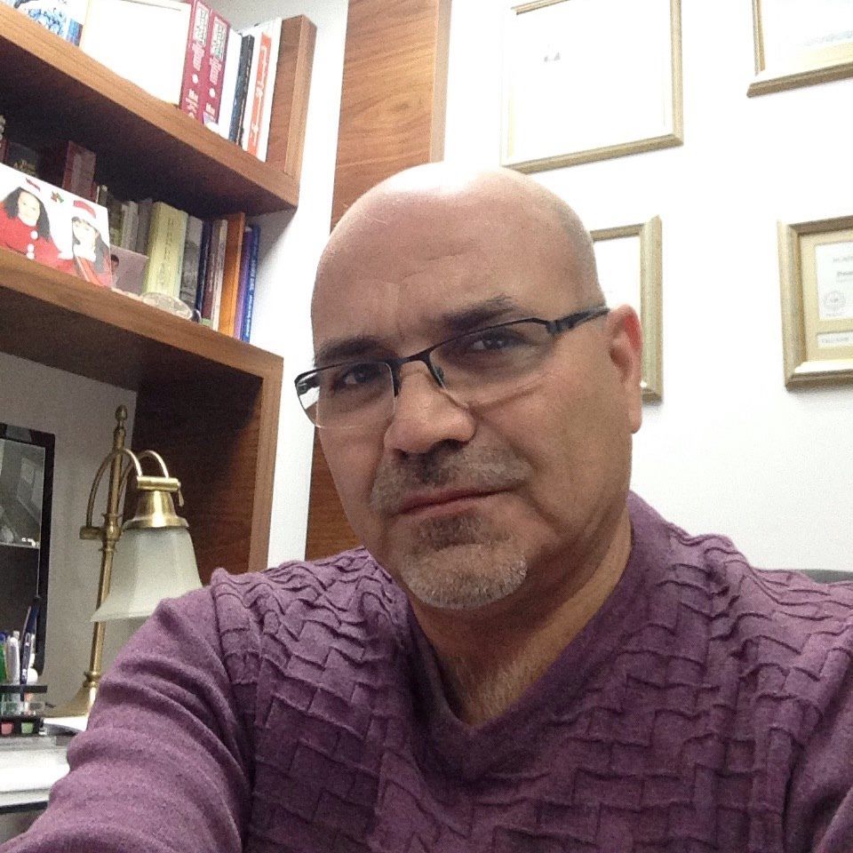  خطوةٌ صامتةٌ في أمكنةٍ لا نبوحُ بها 