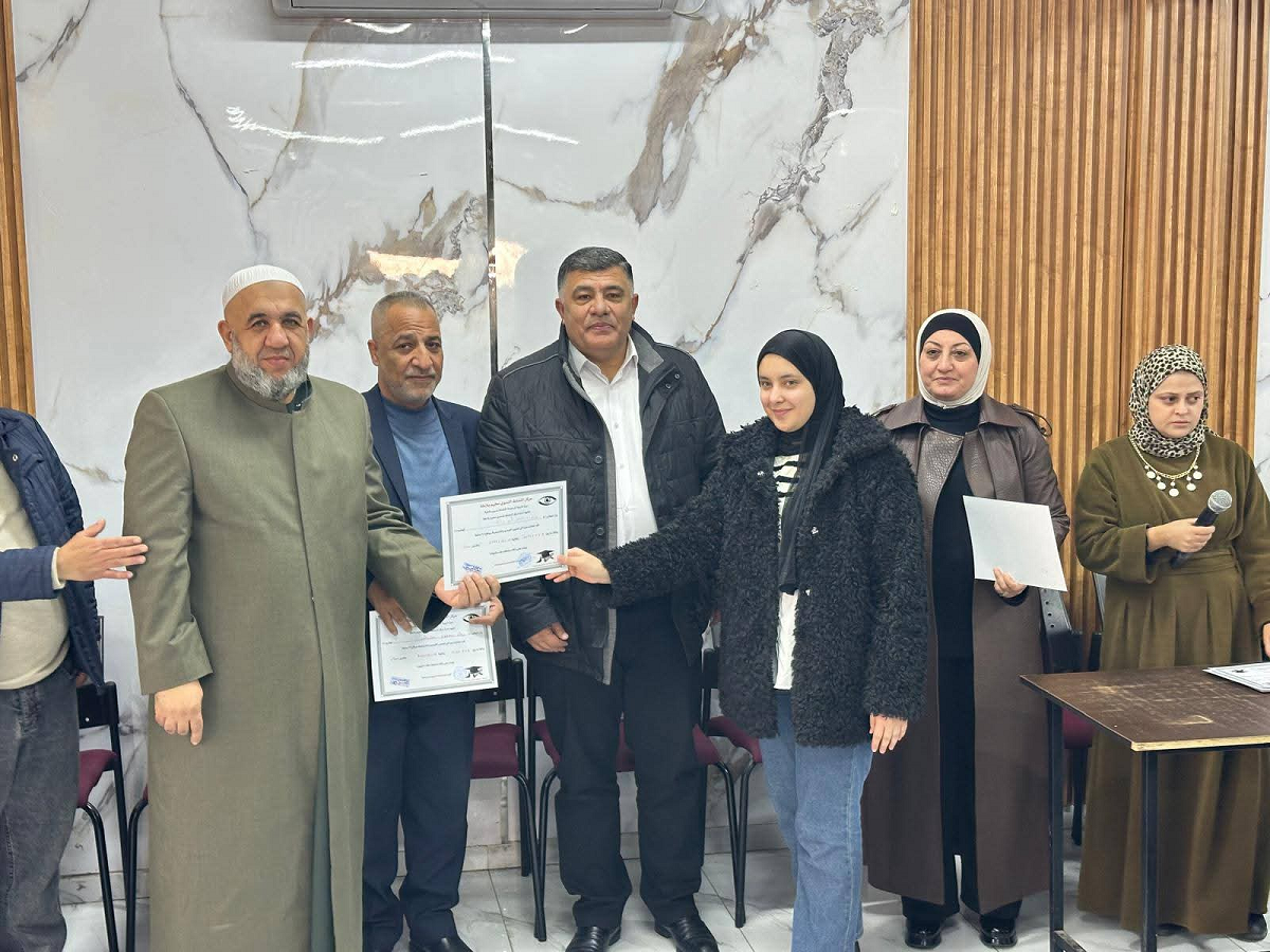 محافظ نابلس يشارك مركز نسوي مخيم بلاطة في تخريج فوج المرحومة سيرين أشتية