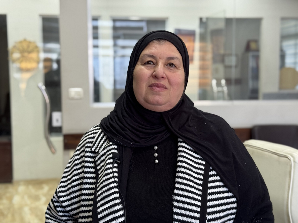 الناشطة فرحة أبو الهيجاء: مخيم جنين بات ثكنة إسرائيلية ونازحوه متمسكون بالعودة