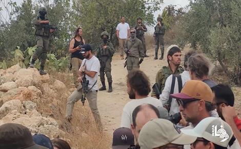 مستوطنون يصيبون مواطنا بالرصاص في بيت عور التحتا 