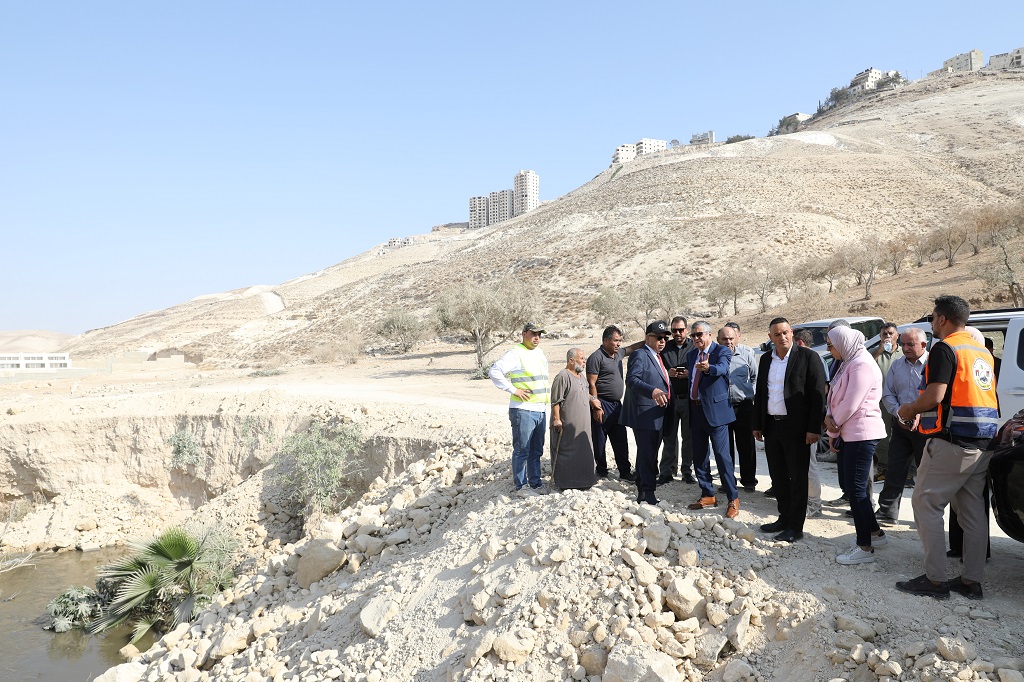 وزير الأشغال العامة: نعمل على حل مشكلة طريق "وادي النار"