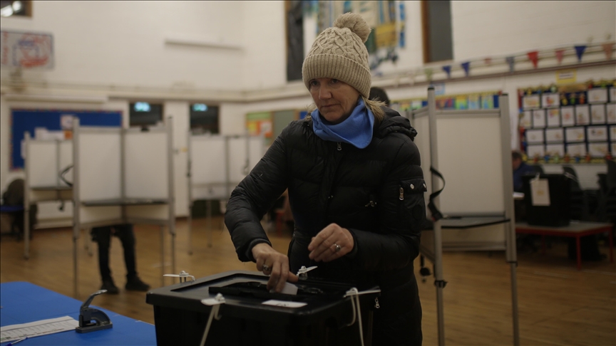 الناخبون في ايرلندا   يدلون بأصواتهم في الانتخابات الرئاسية