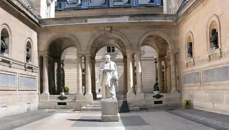 3 بيانات تندّد بإلغاء ندوة "فلسطين وأوروبا" في باريس