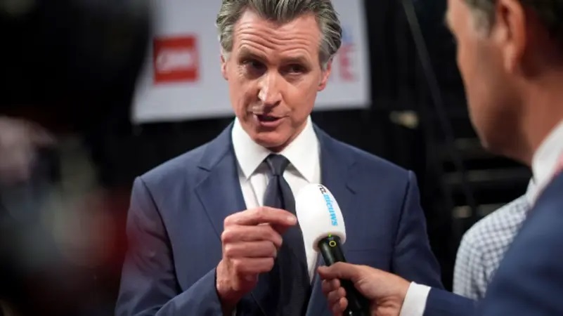 "منافس ترامب"  يدرس الترشح لرئاسة أميركا في 2028