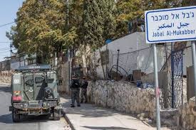 الاحتلال يخطر بهدم حظيرة أغنام في جبل المكبّر