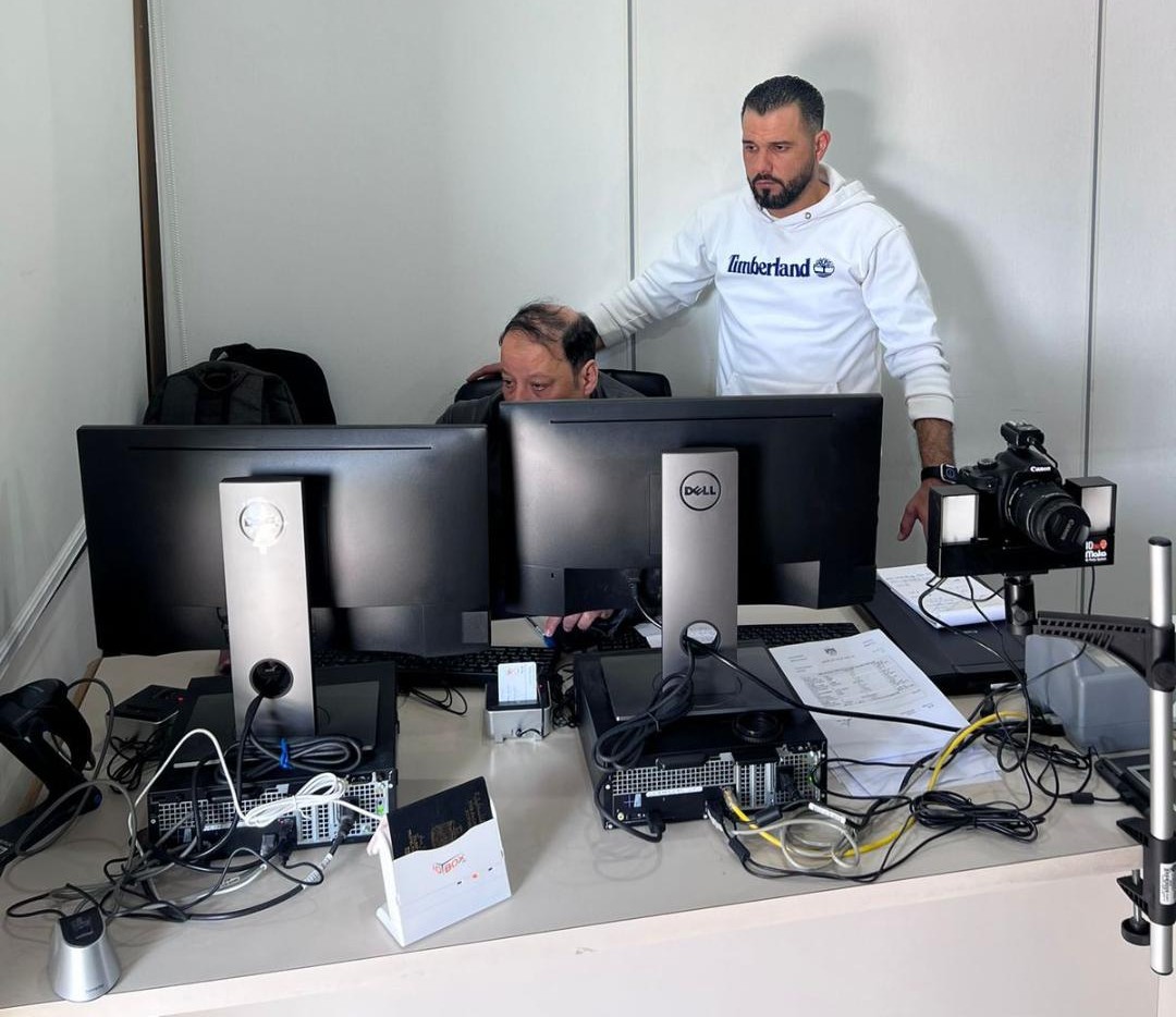 "الداخلية" تنهي تركيب نظام الجوازات البيومتري  في السعودية