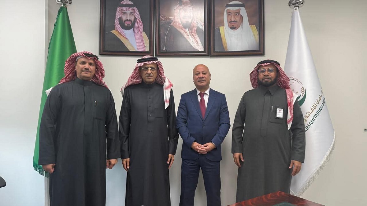 أبو هولي يبحث مع مركز الملك سلمان للإغاثة والأعمال الإنسانية دعم "الأونروا" وتعزيز الشراكة