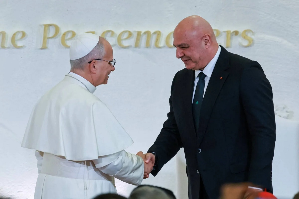 الرئيس اللبناني عون  خلال استقبال بابا الفاتيكان: لن نرحل أو نستسلم