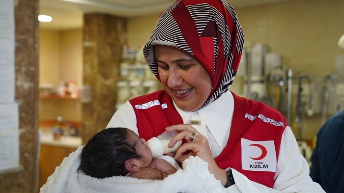  الهلال الأحمر التركي  يتبرع بمليوني دولار لصالح الهلال الاحمر الفلسطيني