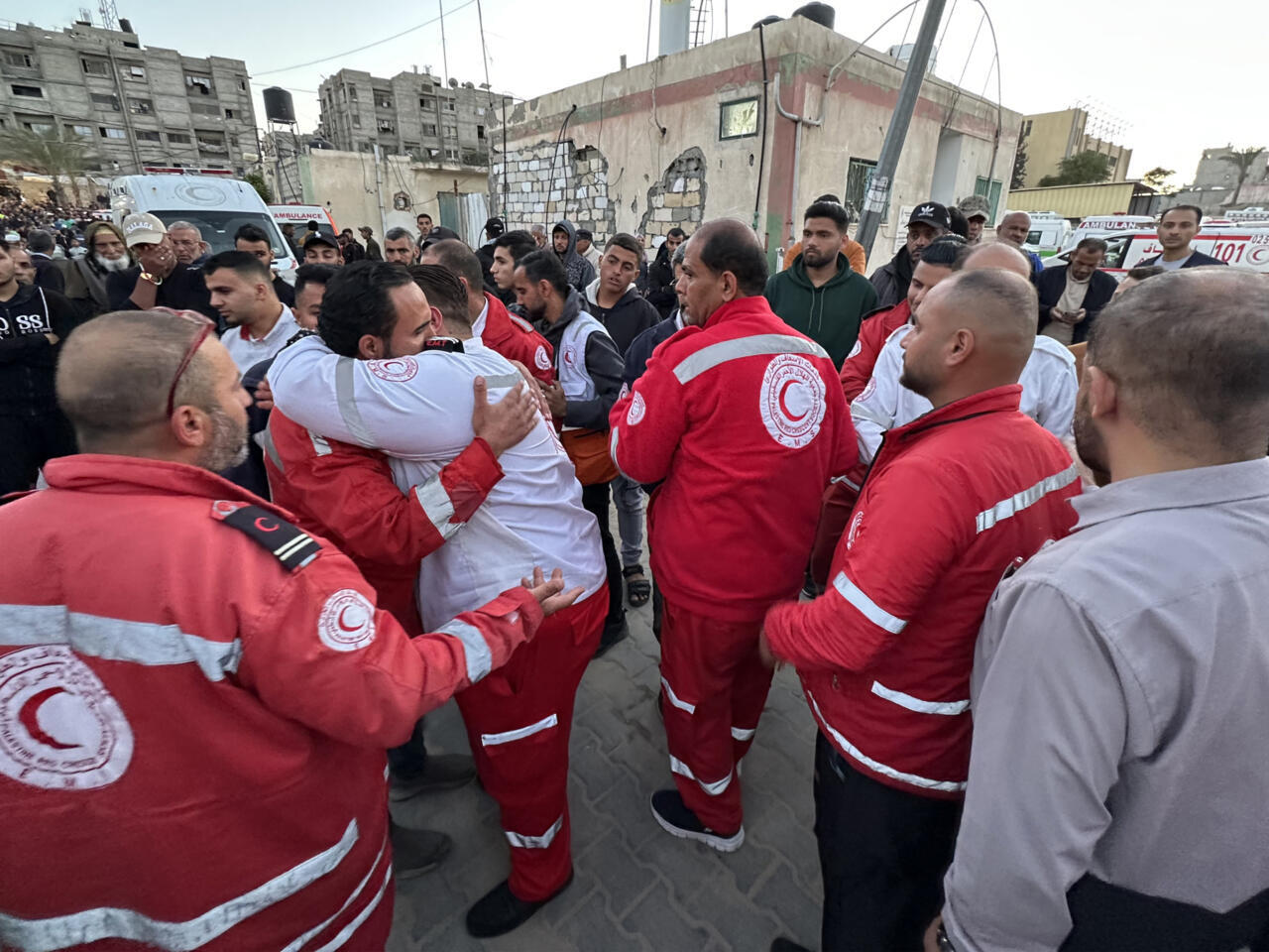 محدث : دعوات لتدخل دولي للافراج عن المسعف أسعد النصاصرة  