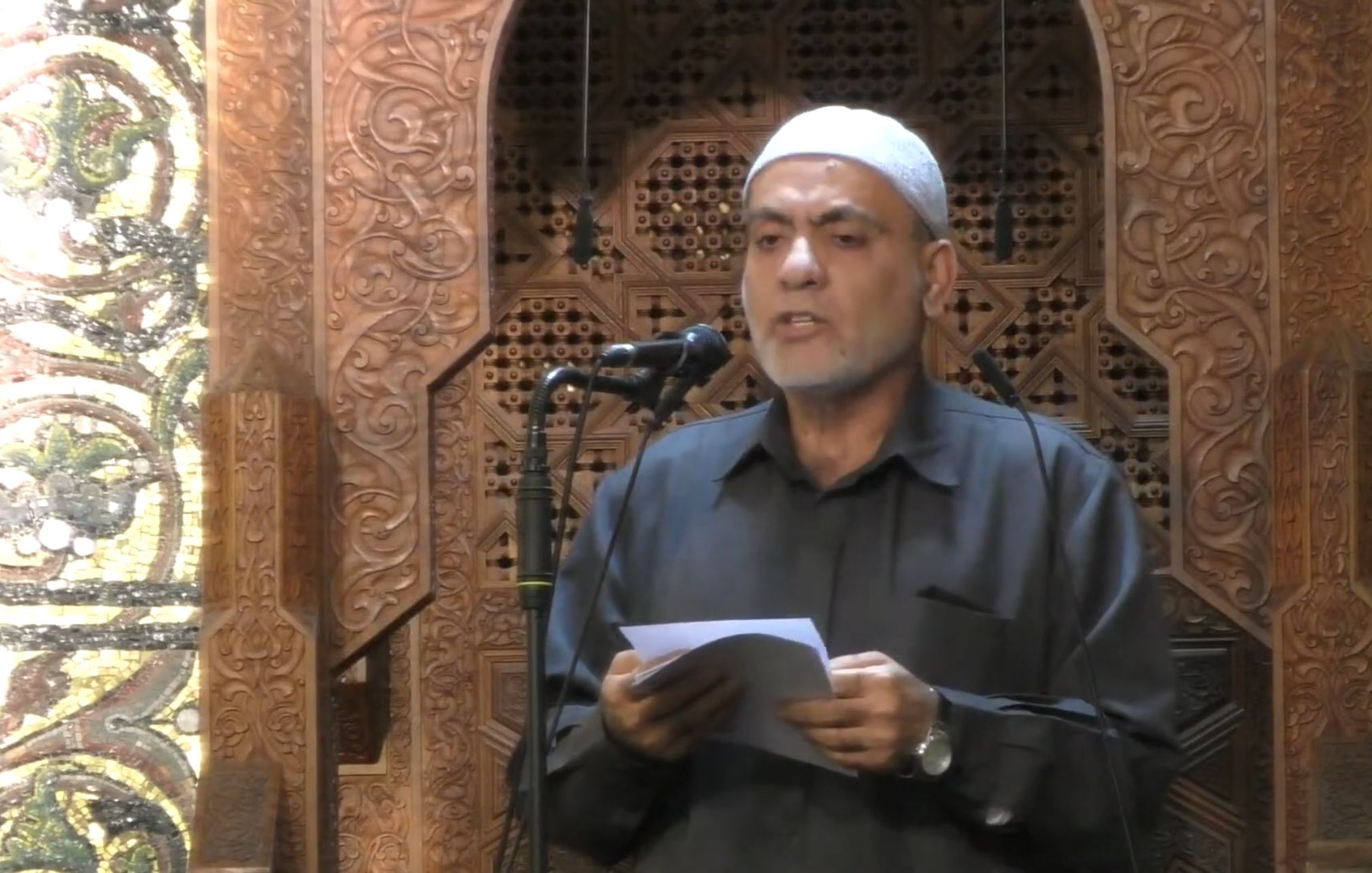 ابعاد خطيب الاقصى الشيخ محمد سليم عن المسجد لمدة اسبوع 