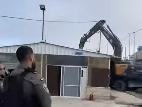 هدم منزلين ببيت حنينا وتجريف اراض في حزما